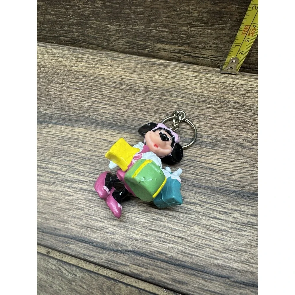 Disney Japan Cute Minnie Mouse Gift‎ Box Vintage Figure Keychain Toy Kid